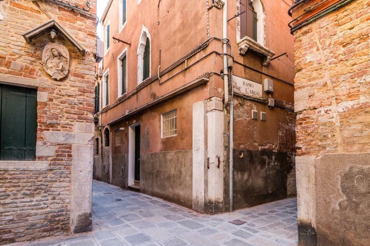 Bragora 3524 Between San Marco And Biennale Venice Luaran gambar